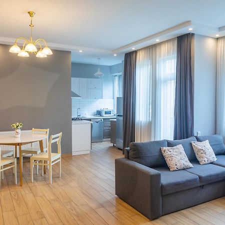 Apartment By The Sheraton Batumi Esterno foto