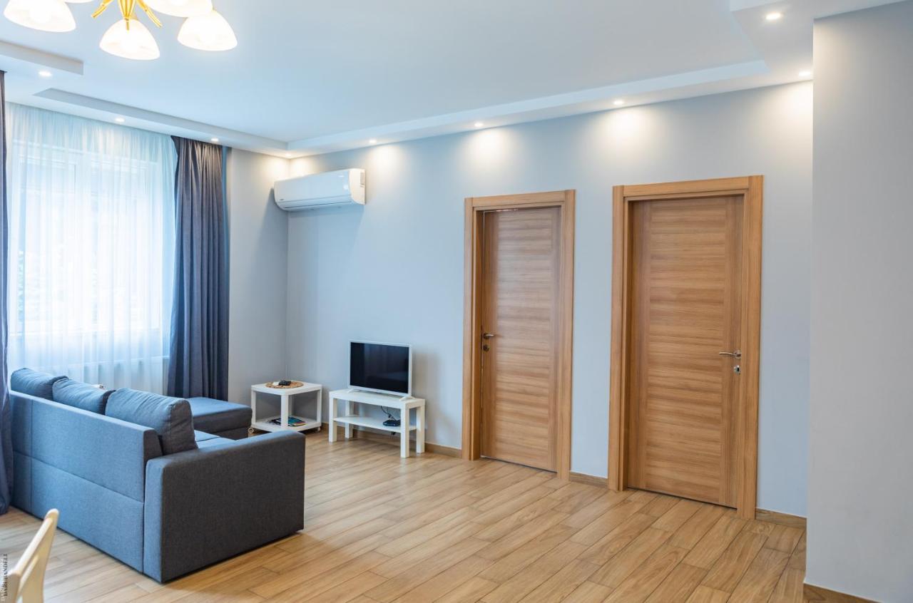 Apartment By The Sheraton Batumi Esterno foto