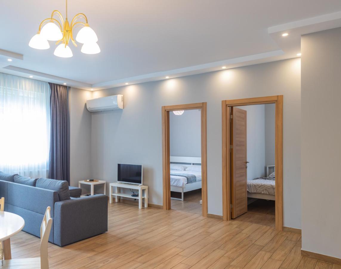 Apartment By The Sheraton Batumi Esterno foto